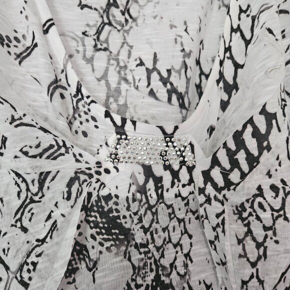 Unity Beach cover up - Picture 2 of 7